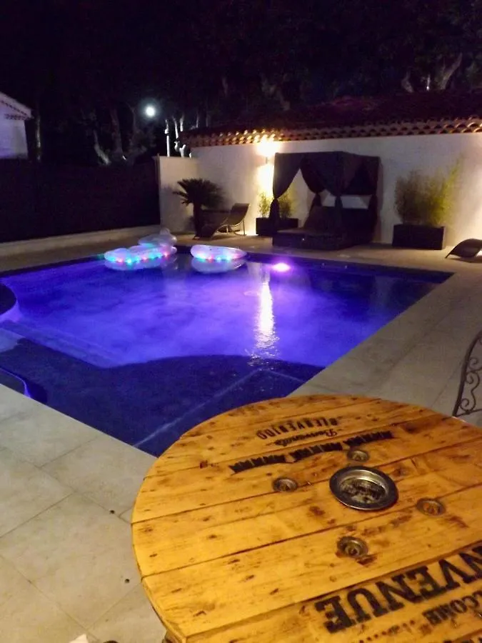 La Suite Cote Pool-House Piscine, Sauna & Jacuzzi Privatifs Istres
