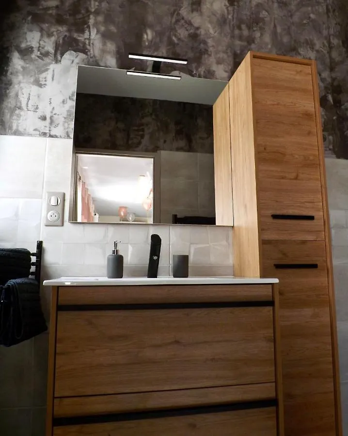 La Suite Cote Pool-House Piscine, Sauna & Jacuzzi Privatifs Istres France