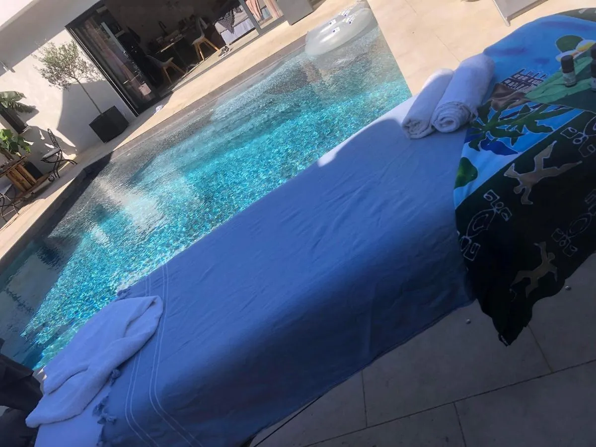 La Suite Cote Pool-House Piscine, Sauna & Jacuzzi Privatifs Istres 0*,